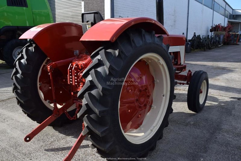 valuta Junior Preek Case 423 4 900 EUR - Stare traktory - best-agri.com